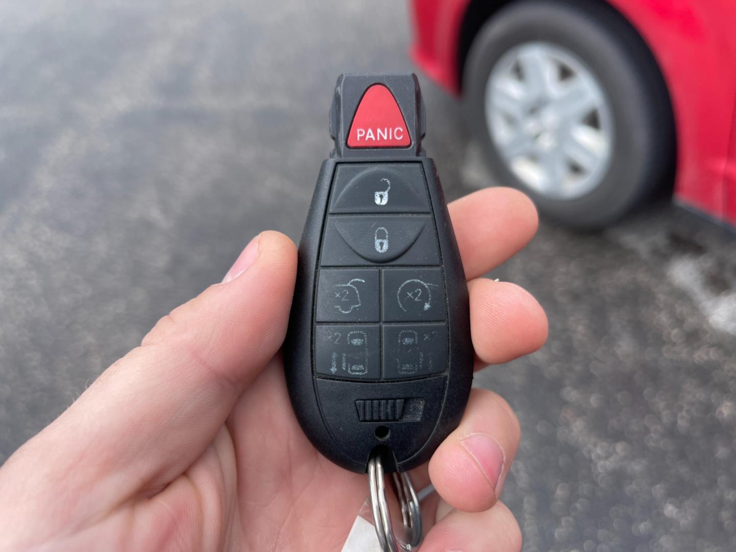 2014 Red /Black Dodge Cargo Van Tradesman (2C4JRGAG6ER) with an 3.6L V6 DOHC 24V engine, 6-Speed Automatic transmission, located at 547 E. Main St., Orwell, OH, 44076, (440) 437-5893, 41.535435, -80.847855 - This 2014 Ram C/V Tradesman is a versatile commercial van equipped with a 3.6-liter Pentastar V6 engine mated to a 6-speed automatic transmission. This one-owner vehicle boasts an auto-dimming rearview mirror, a payload capacity of 1,800 pounds, and a towing capacity of 3,600 pounds. With its robust - Photo#34